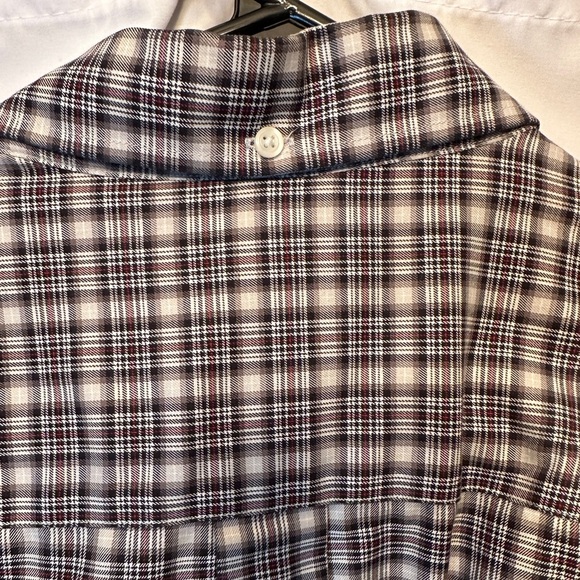 Duluth Trading Co. Men’s XL Button Down Black, White Red Plaid Mint Condition - Picture 8 of 8